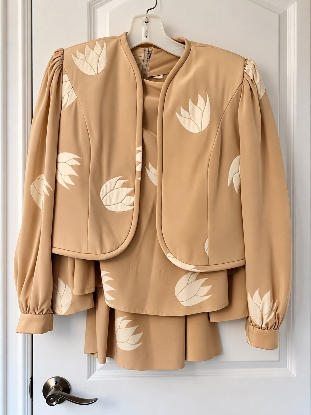 Vintage 80s 90s David Hayes 100% Silk 3 Piece Floral Skirt Suit Set Size 6